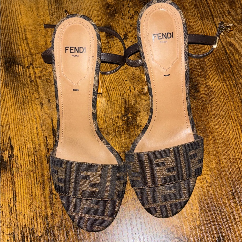 Fendi Women's Navy Patterned Sandals